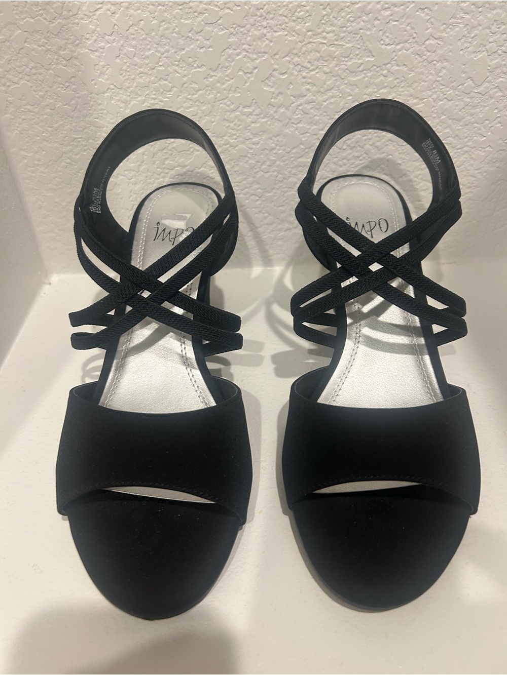 Black Crisscross Strap Women's Sandals